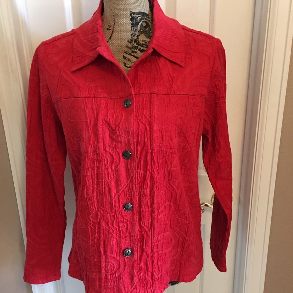 BEAUTIFUL- RED JACKET. Great design in fabric.